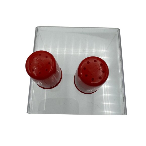 Vintage Jim Kelleys Nugget Reno Casino Salt & Pepper Shakers Red Plastic - Picture 2 of 4